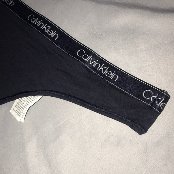 Calvin Klein Women’s Thong🆕 - Picture 2 of 14